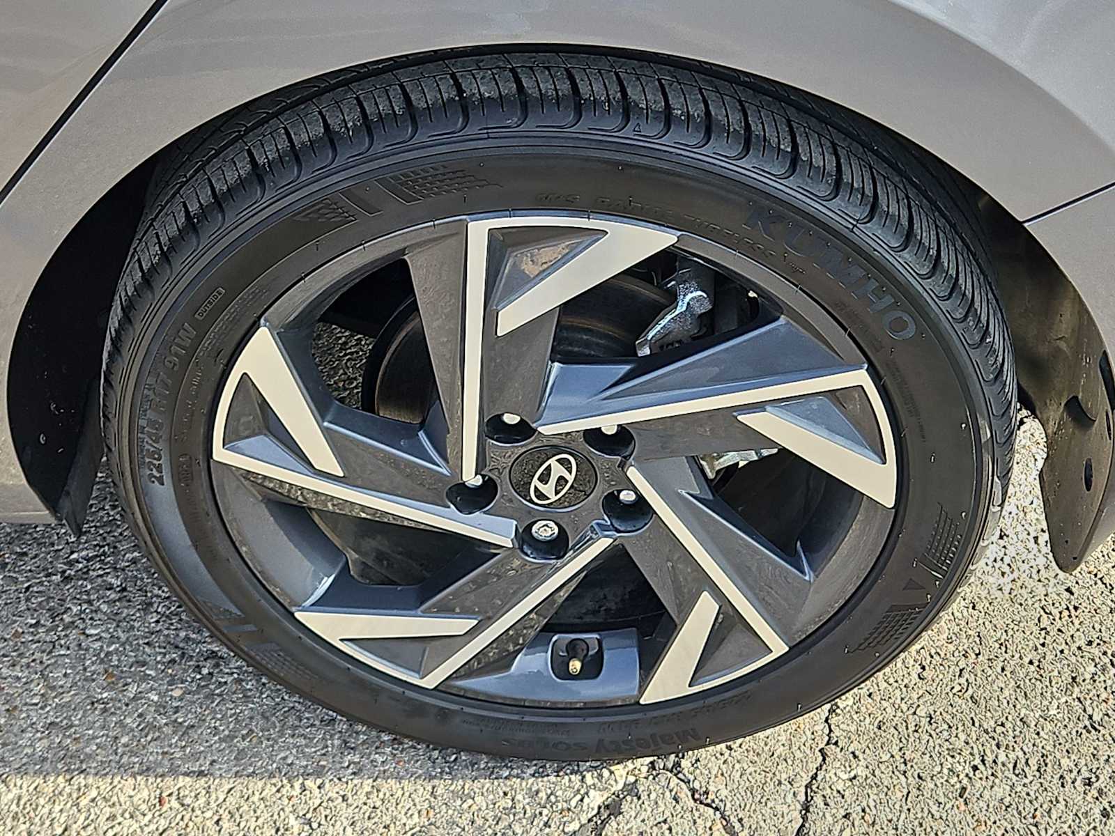 Thumbnail: 2024 Hyundai Elantra - 12