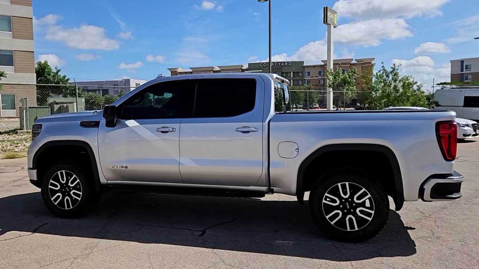 Thumbnail: 2022 GMC Sierra 1500 - 5
