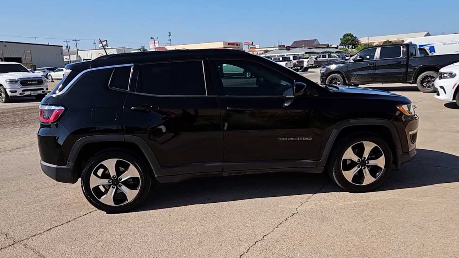 Thumbnail: 2018 Jeep Compass - 8