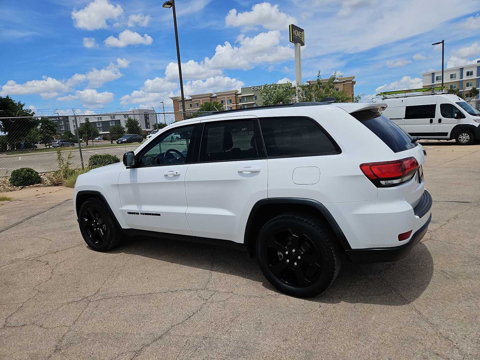 Thumbnail: 2020 Jeep Grand Cherokee - 11