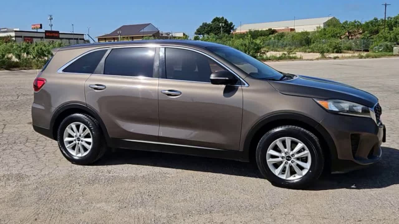 Thumbnail: 2019 Kia Sorento - 9