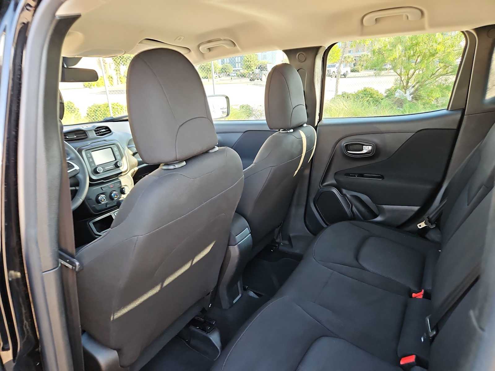 Thumbnail: 2020 Jeep Renegade - 18
