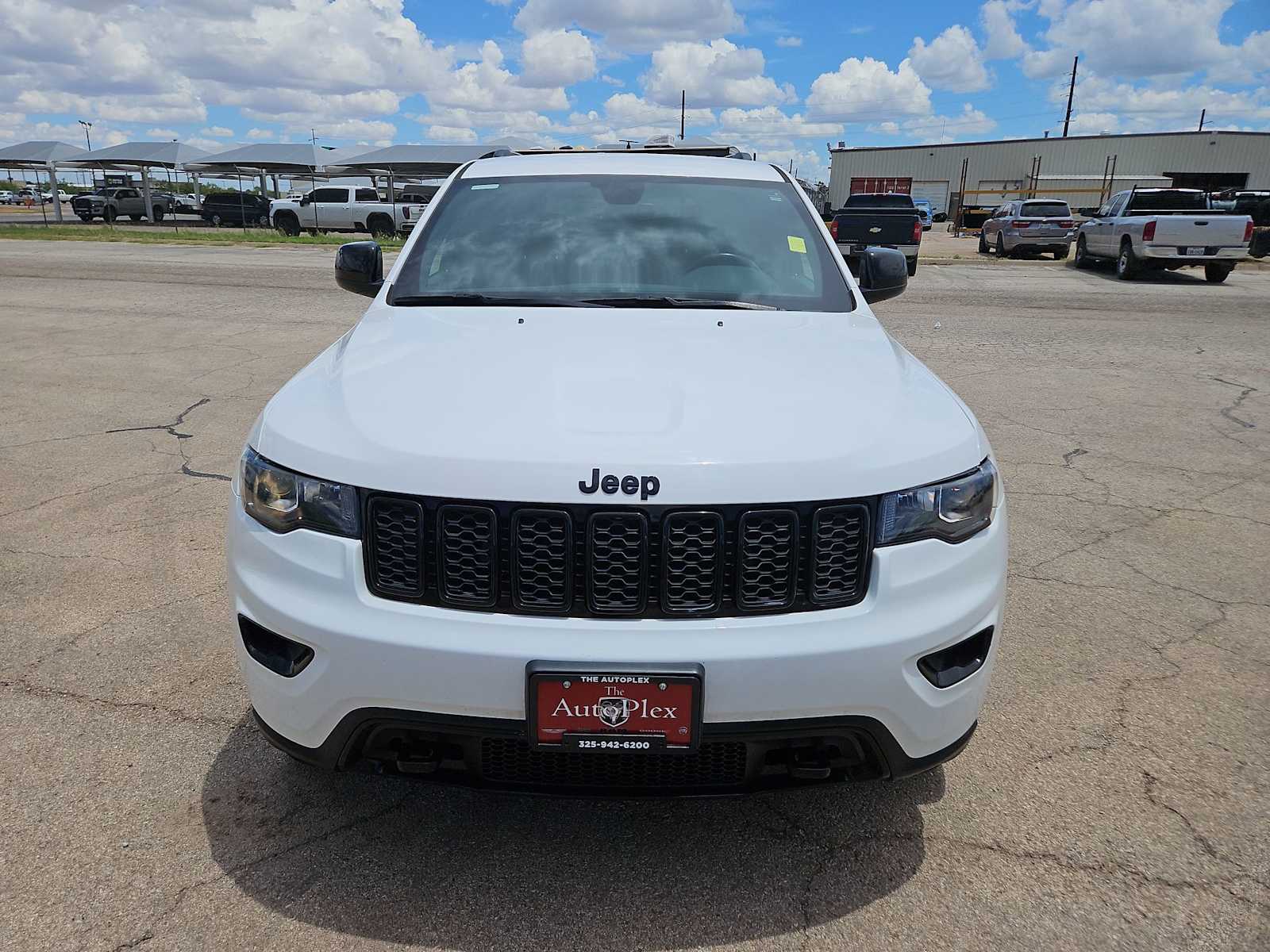 Thumbnail: 2020 Jeep Grand Cherokee - 14