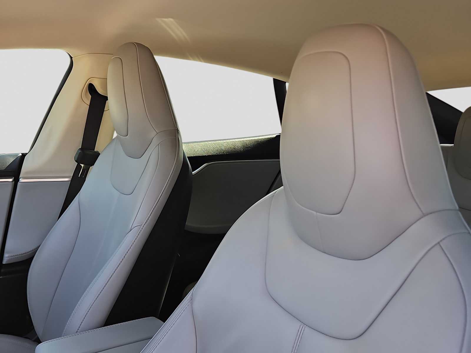 Thumbnail: 2014 Tesla Model S - 15
