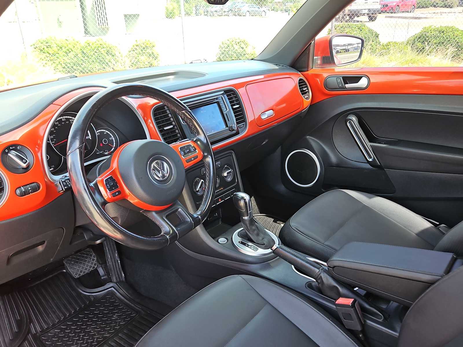 2016 Volkswagen Beetle SE 10