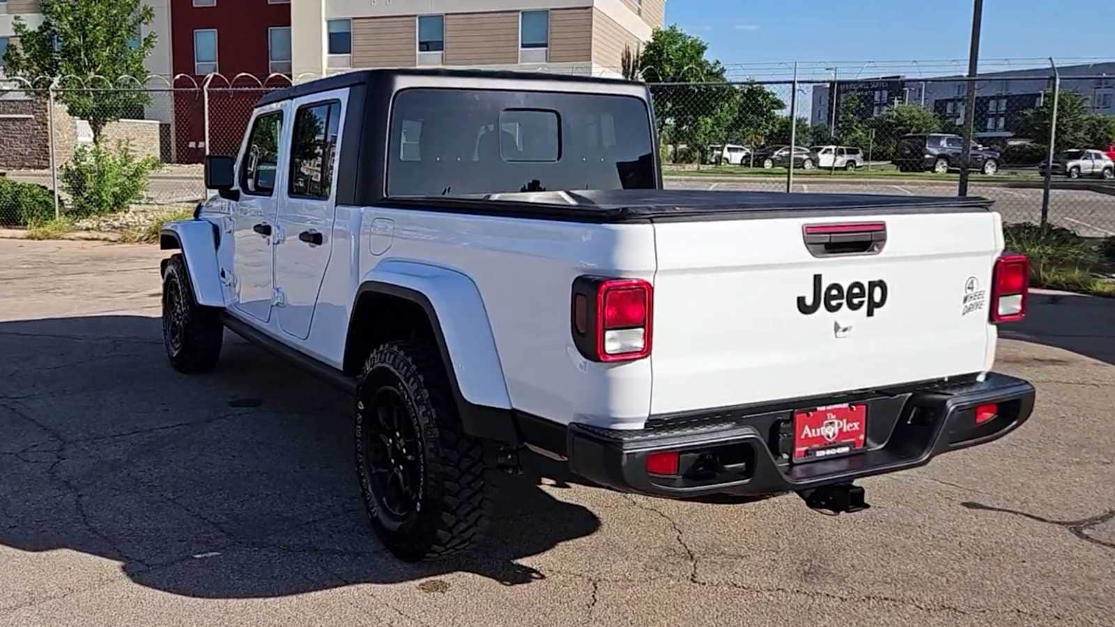 Thumbnail: 2023 Jeep Gladiator - 6
