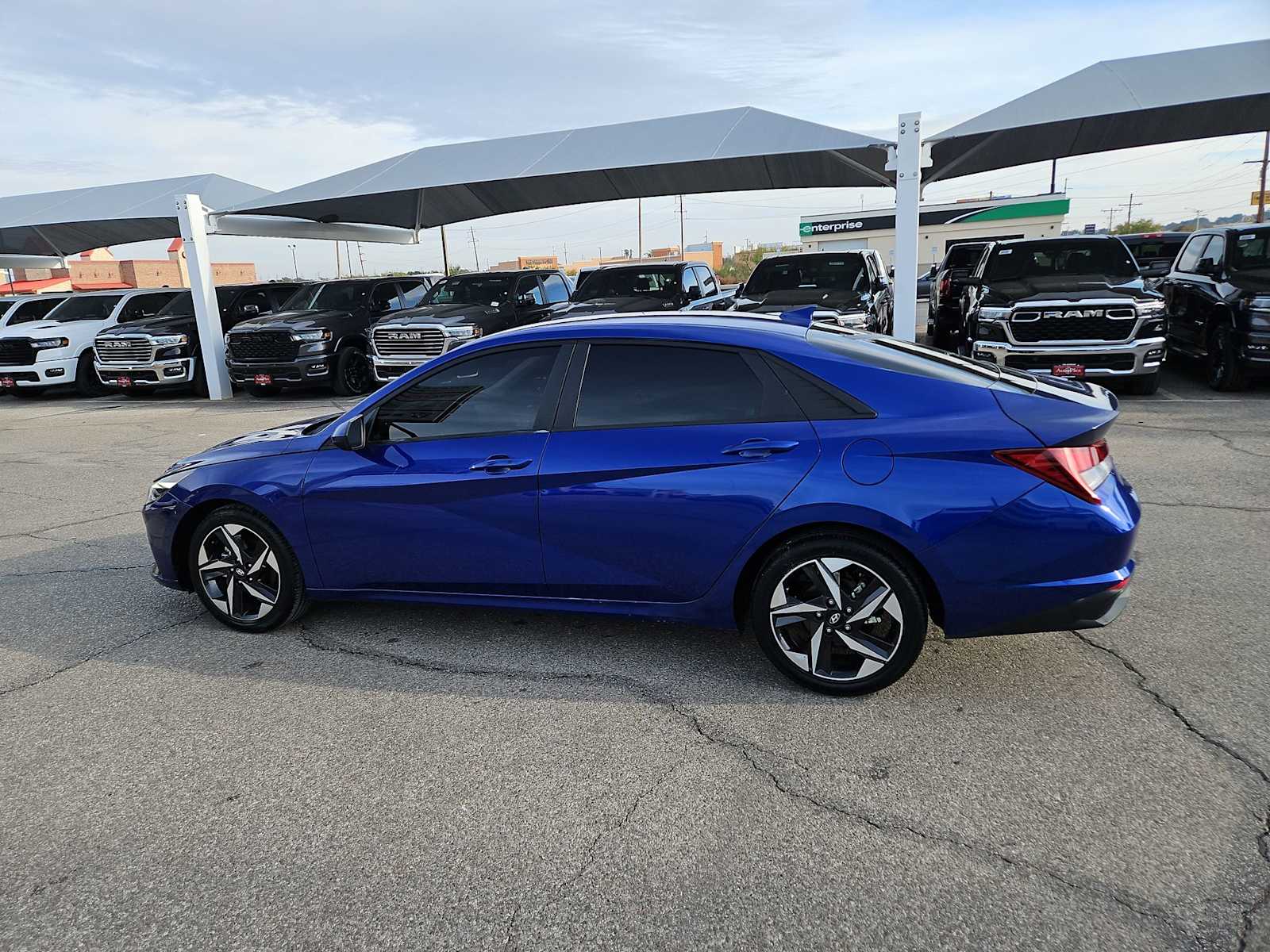 Thumbnail: 2023 Hyundai Elantra - 5