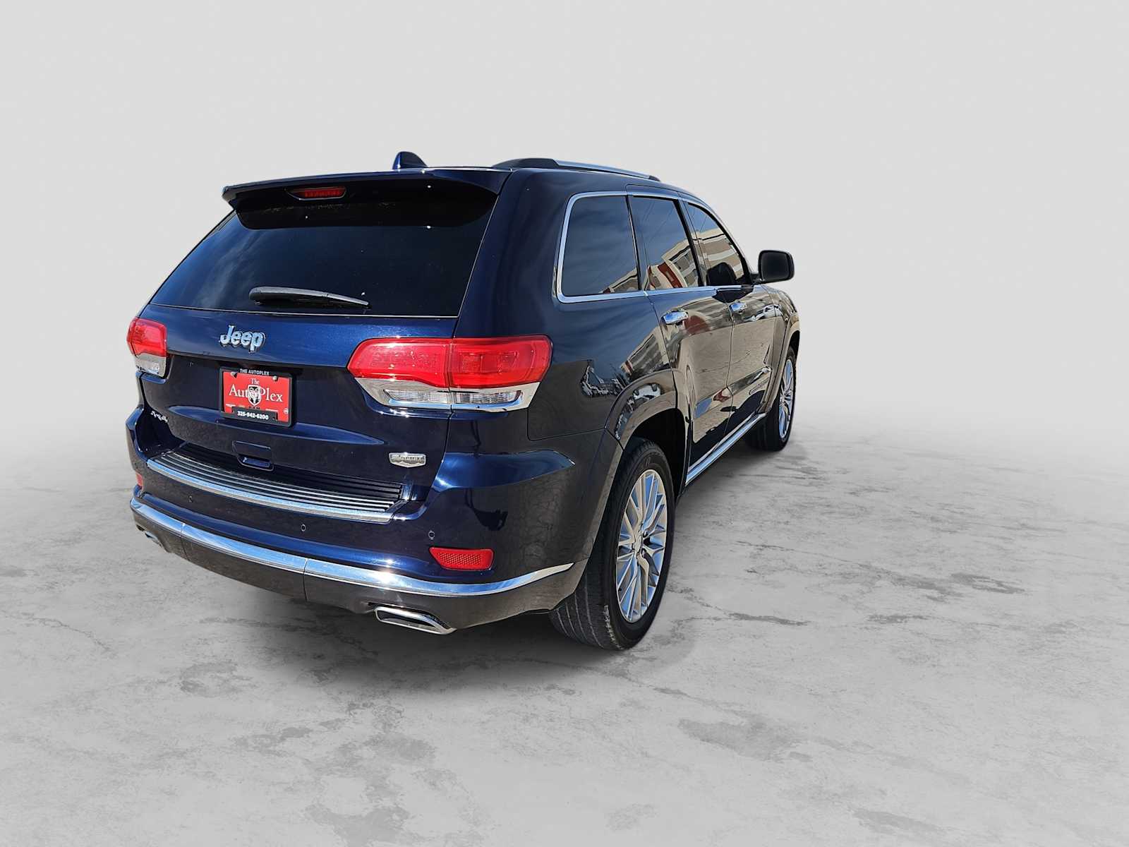 Thumbnail: 2017 Jeep Grand Cherokee - 8