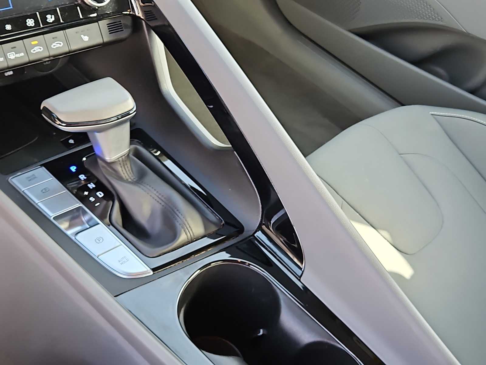 Thumbnail: 2025 Hyundai Elantra - 20