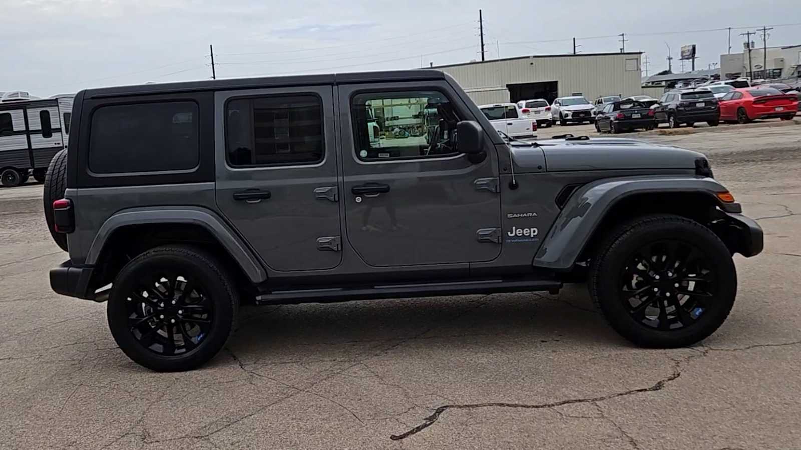 Thumbnail: 2023 Jeep Wrangler - 9