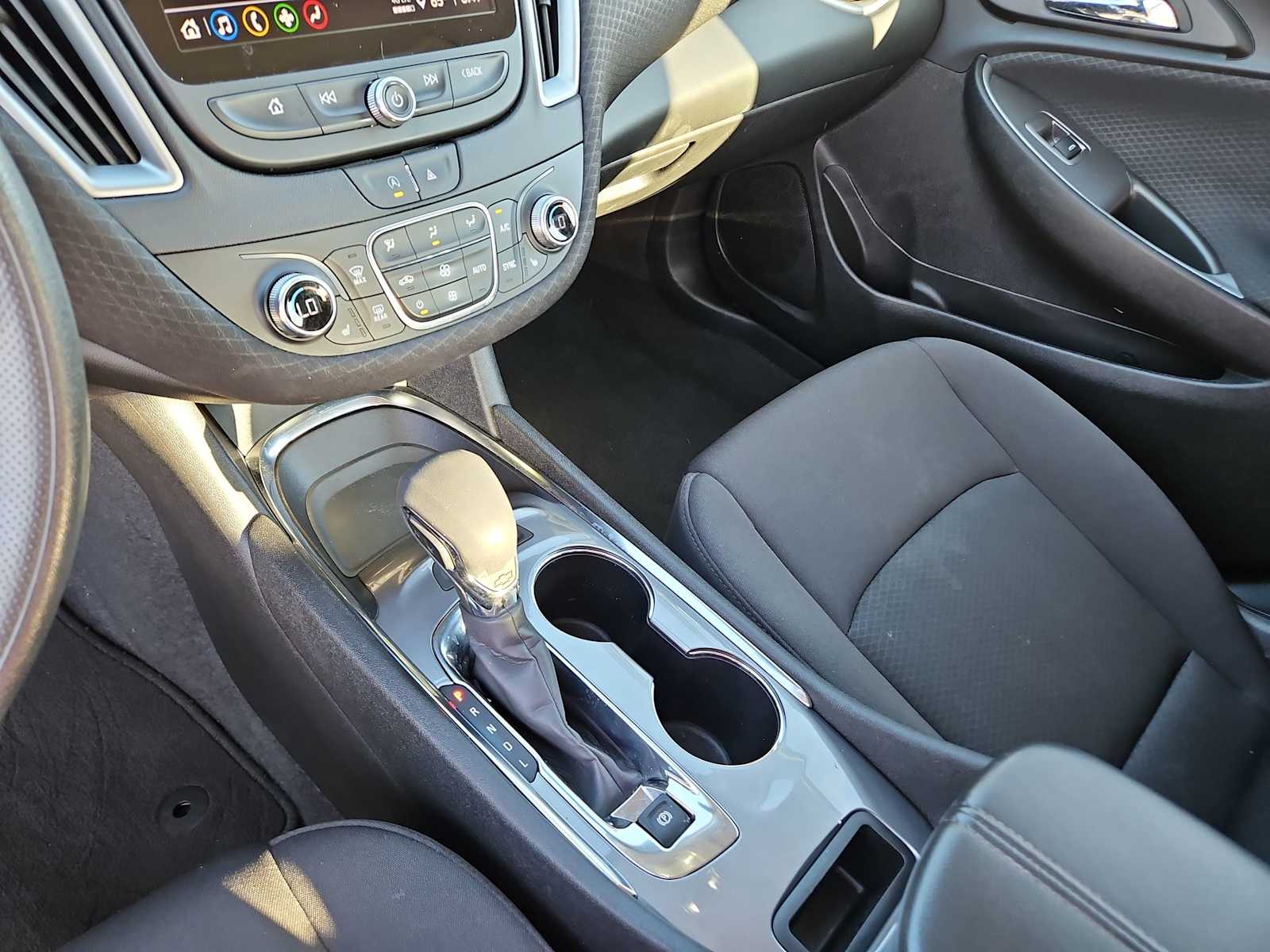 Thumbnail: 2024 Chevrolet Malibu - 24