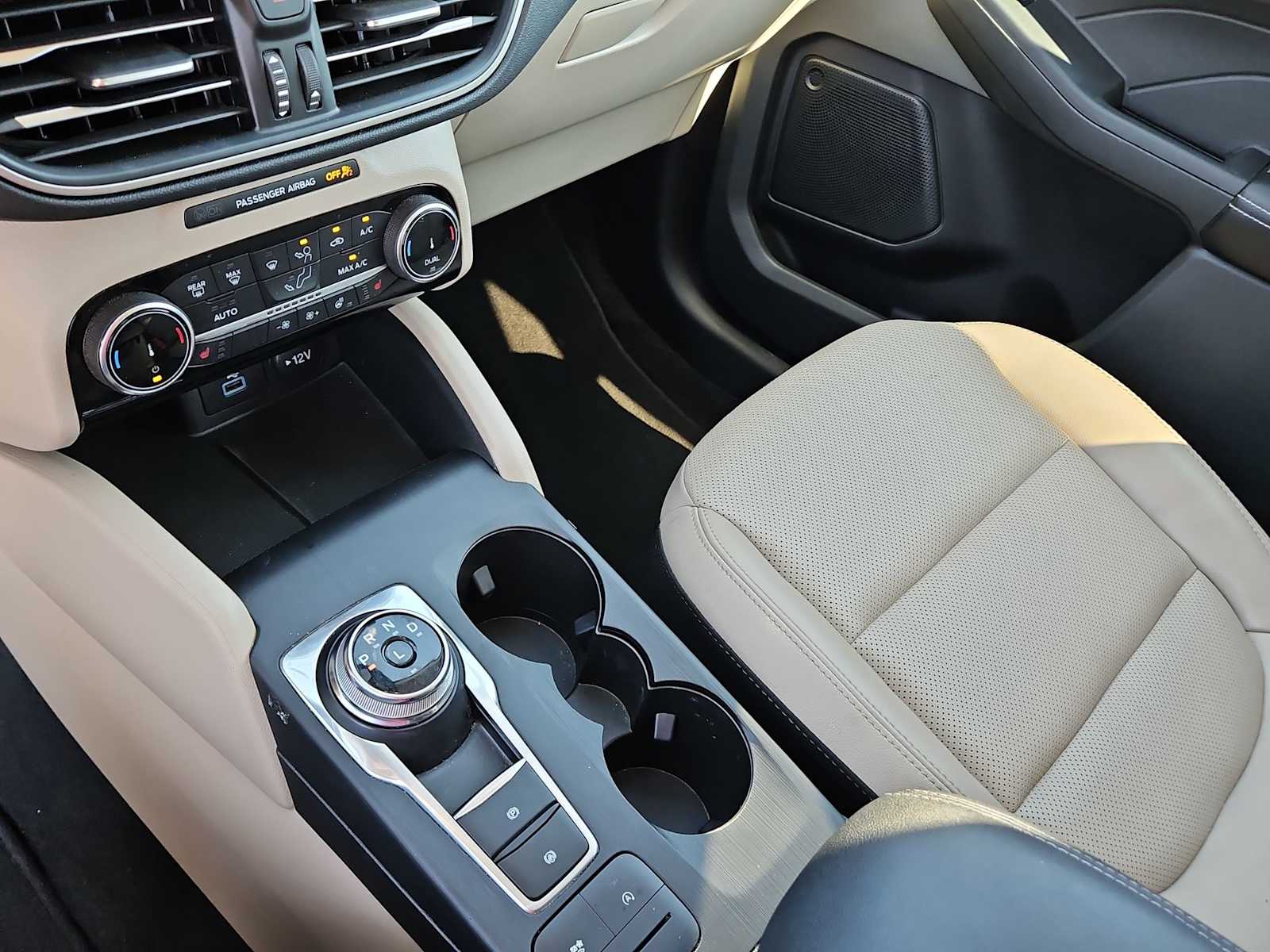 Thumbnail: 2022 Ford Escape - 24