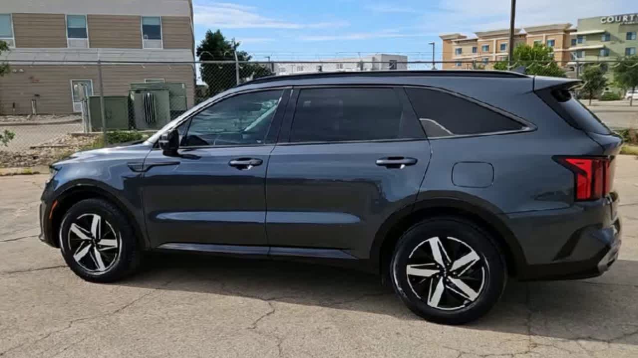 Thumbnail: 2022 Kia Sorento - 5