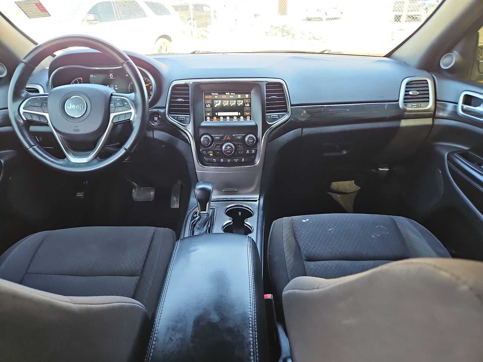 Thumbnail: 2020 Jeep Grand Cherokee - 19