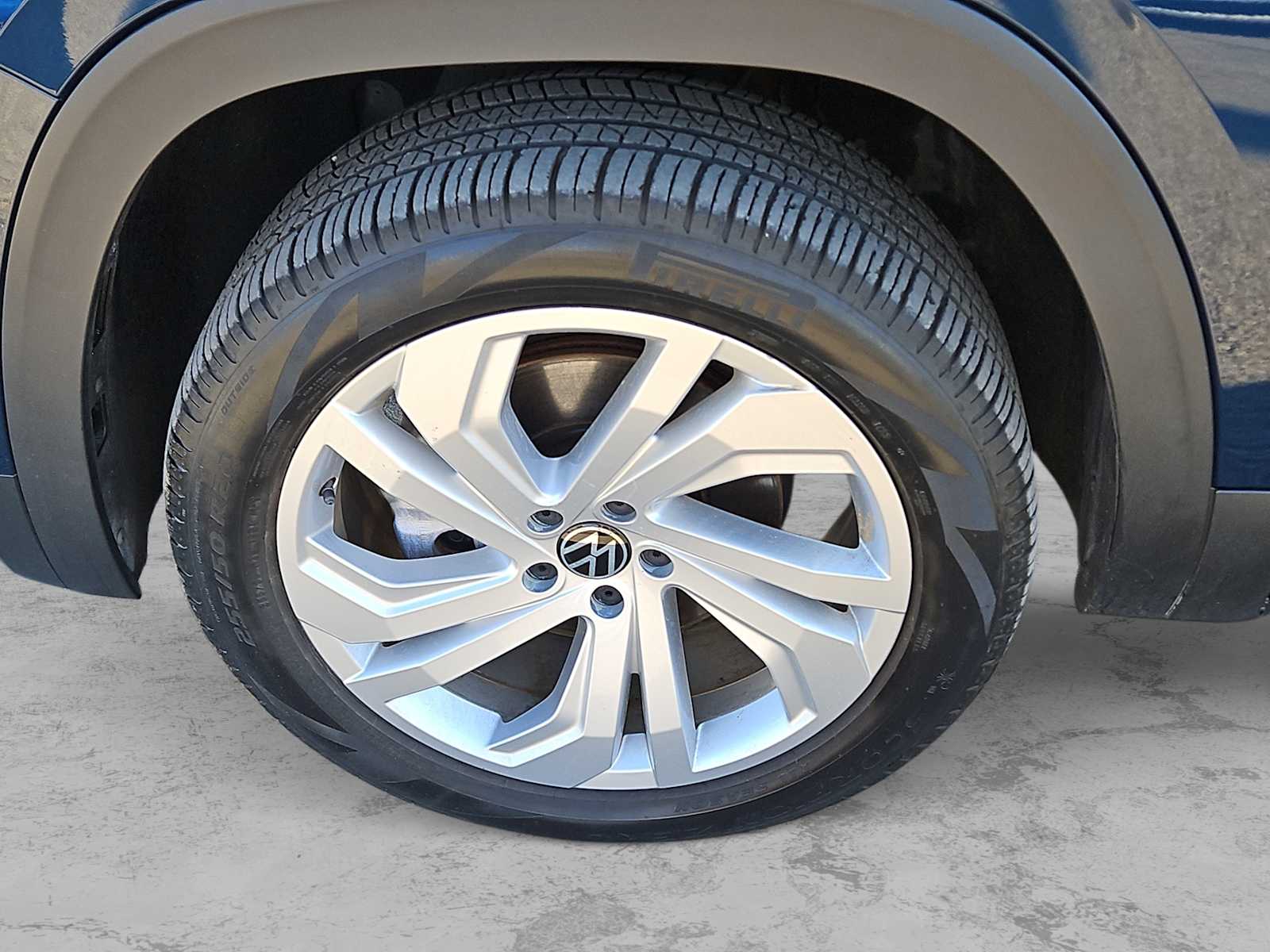 Thumbnail: 2023 Volkswagen Atlas - 12