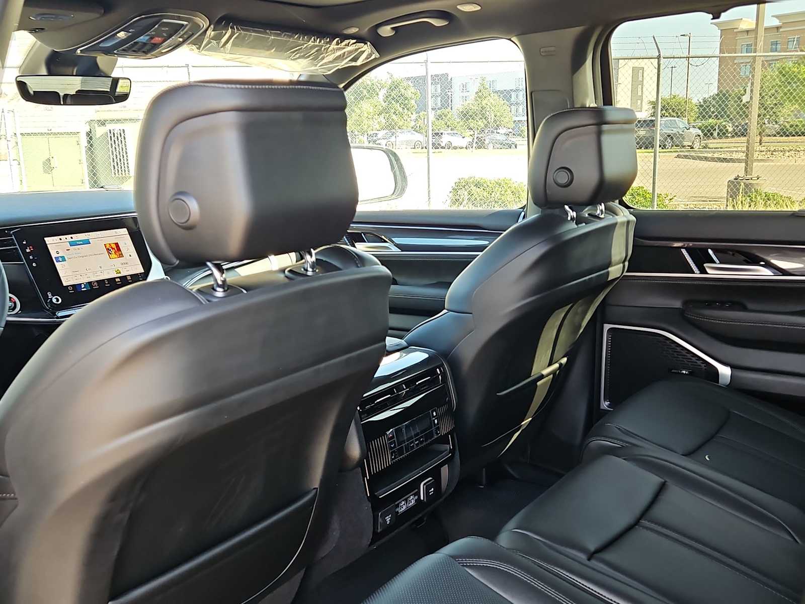 Thumbnail: 2024 Jeep Wagoneer - 18