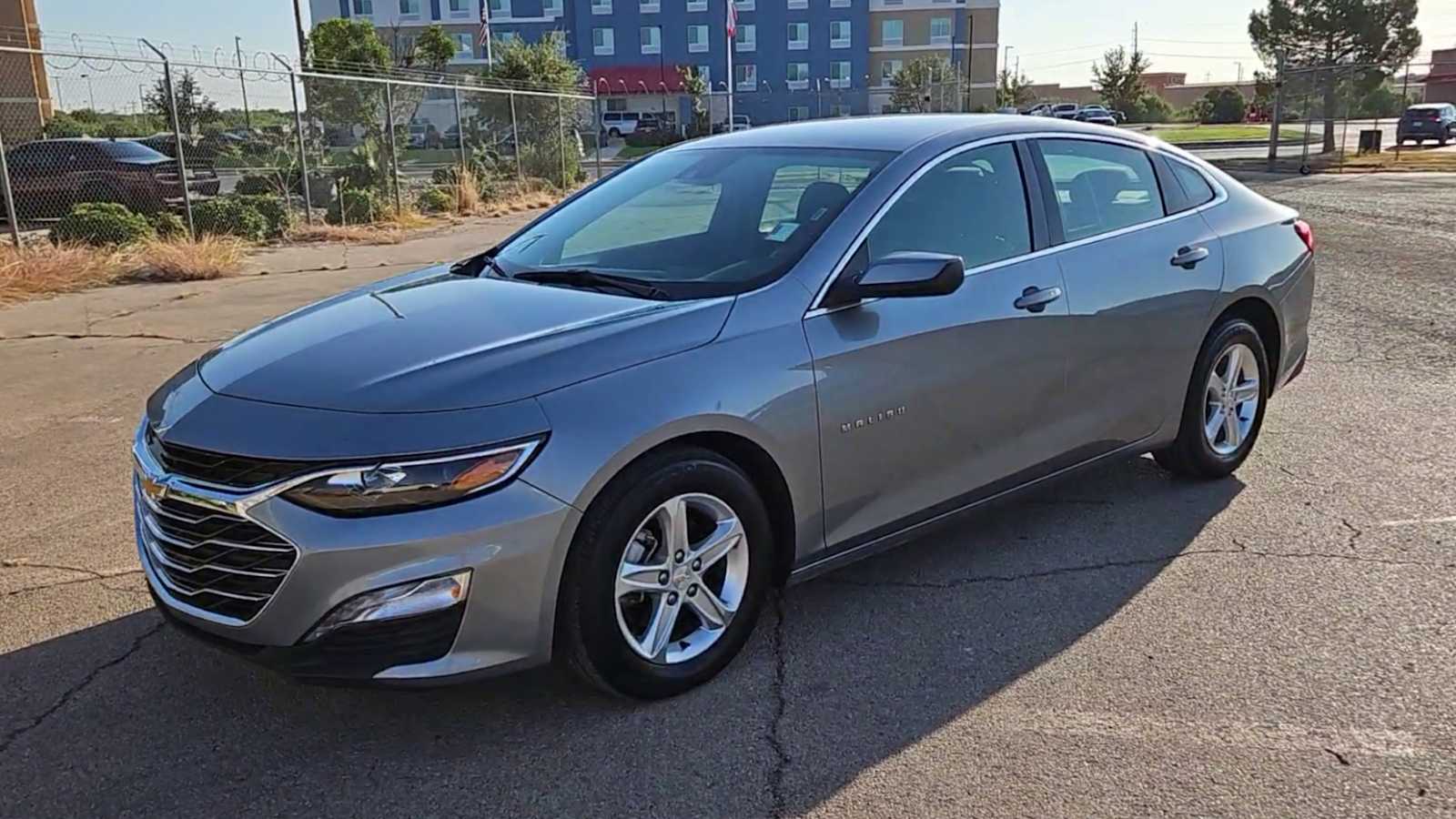 Thumbnail: 2024 Chevrolet Malibu - 4