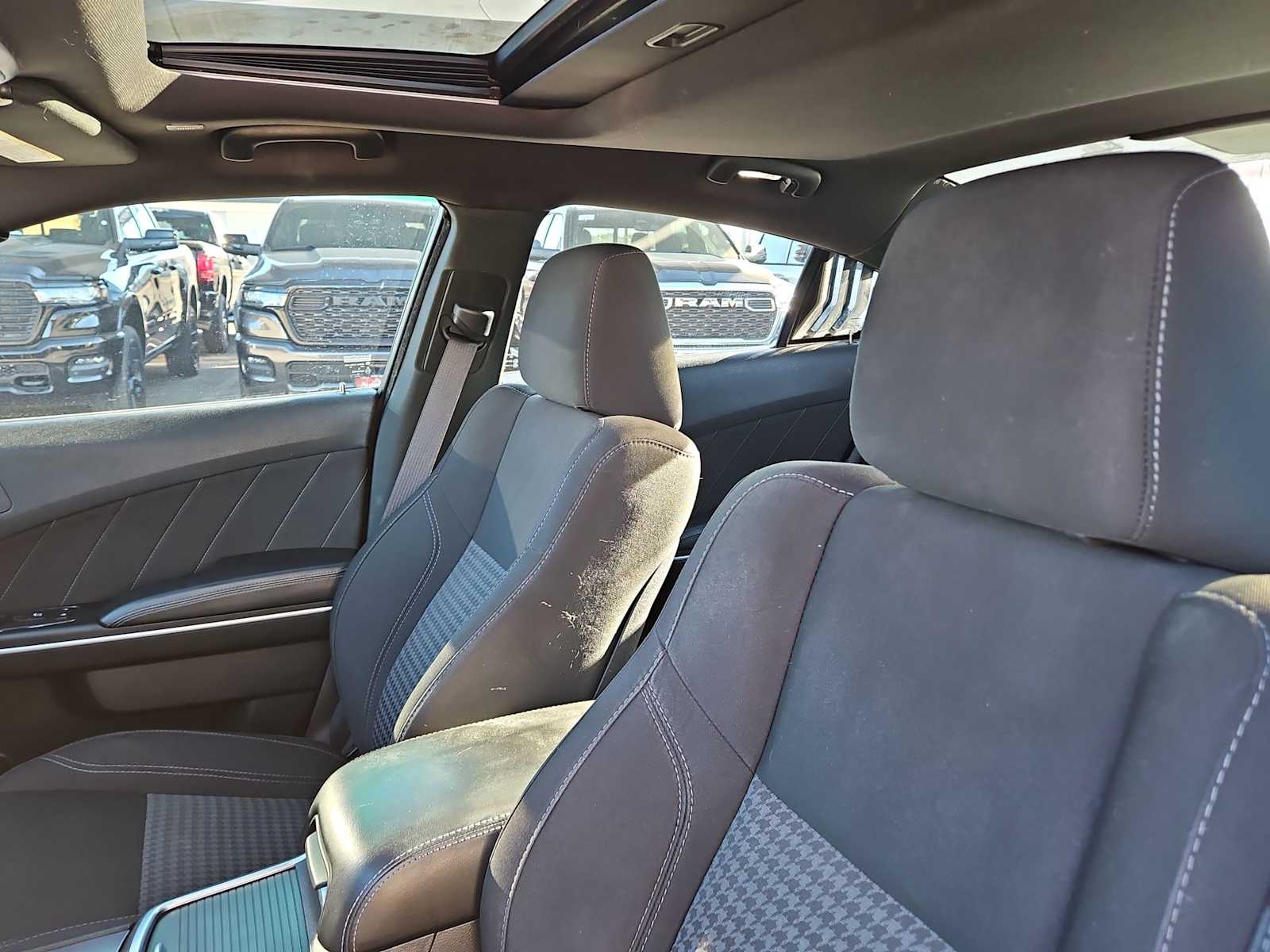 Thumbnail: 2019 Dodge Charger - 18