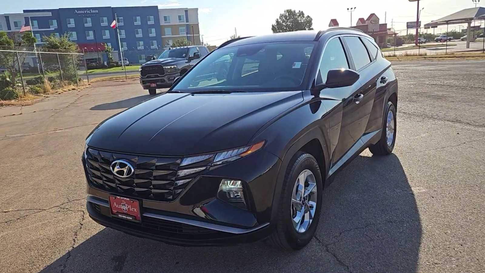 Thumbnail: 2024 Hyundai Tucson - 3