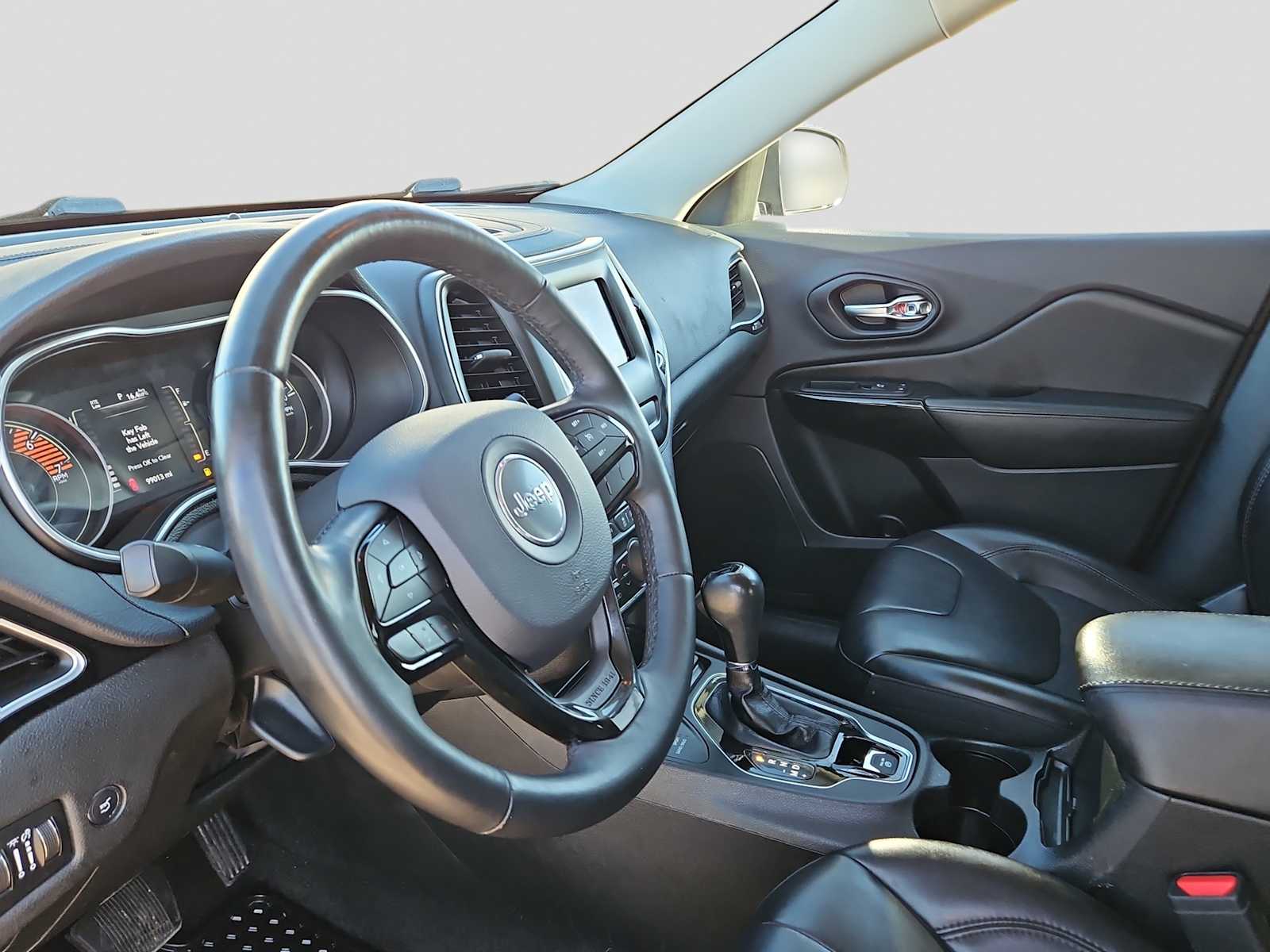 Thumbnail: 2019 Jeep Cherokee - 10