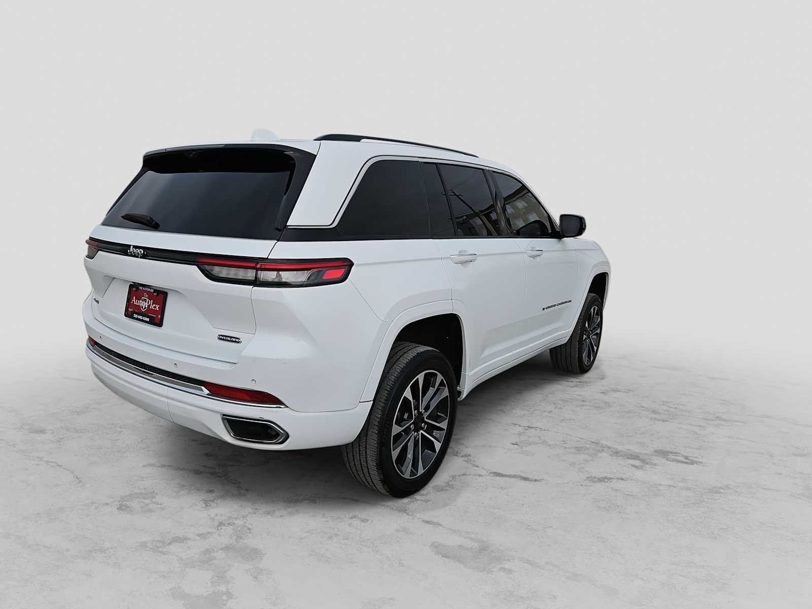 Thumbnail: 2022 Jeep Grand Cherokee - 8