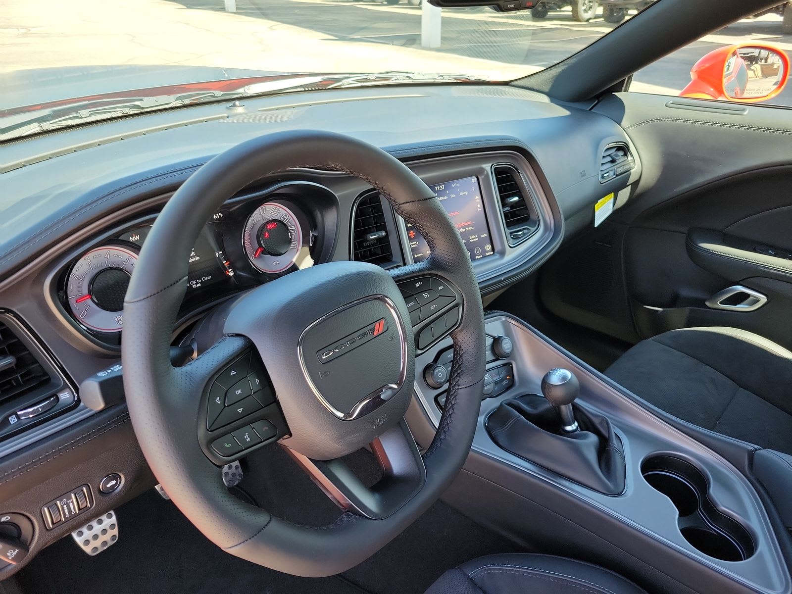 2023 Dodge Challenger R/T 18