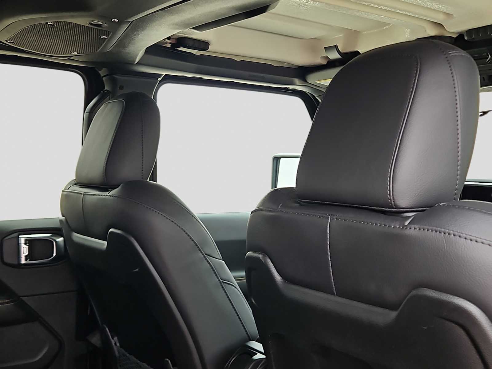 Thumbnail: 2026 Jeep Gladiator - 17