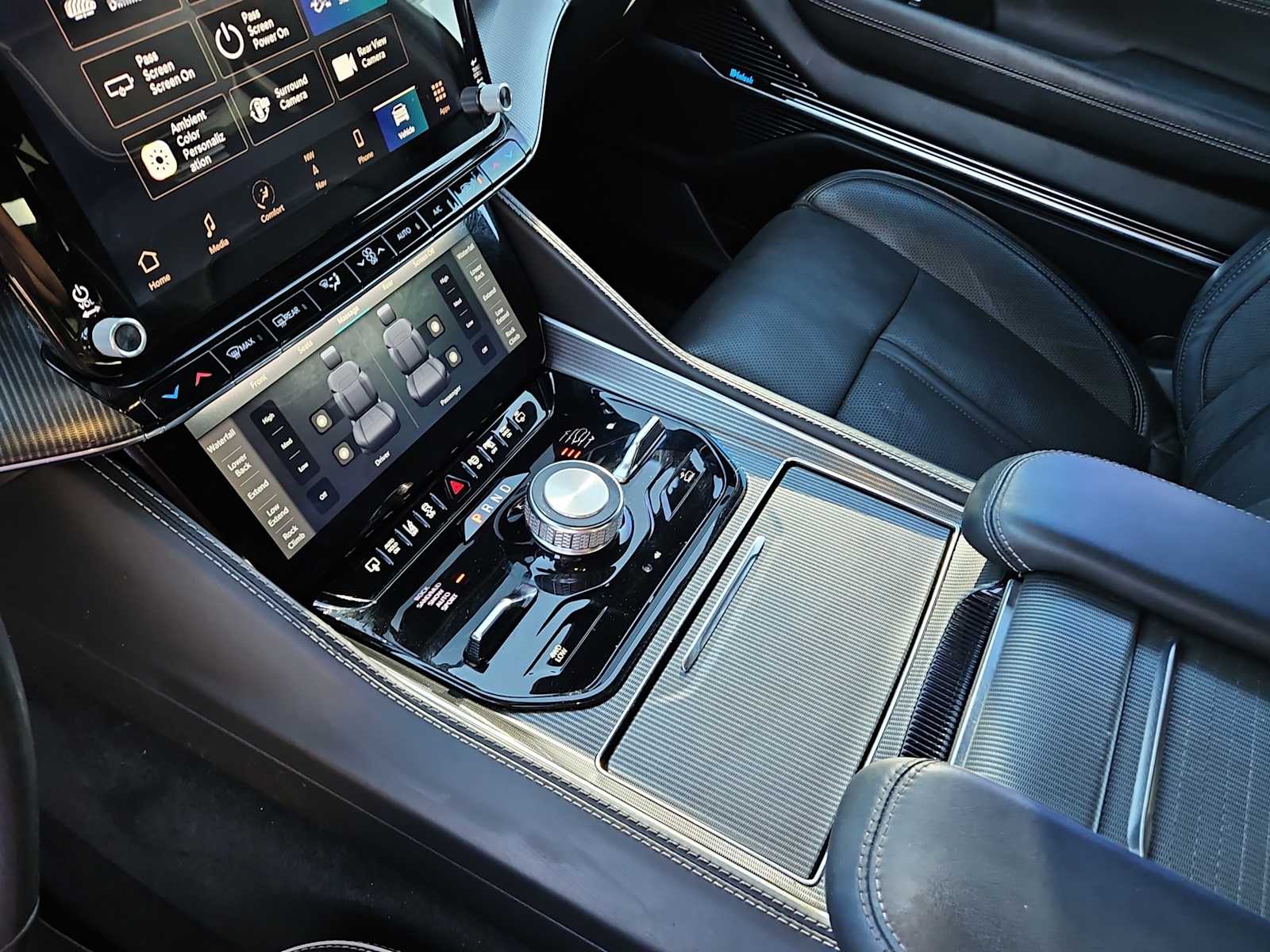 Thumbnail: 2022 Jeep Grand Wagoneer - 20