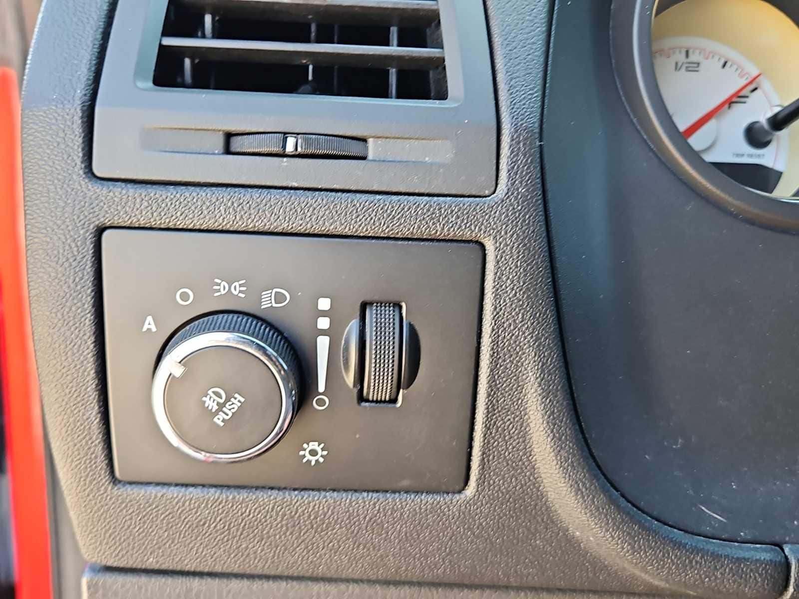 Thumbnail: 2014 Dodge Challenger - 15