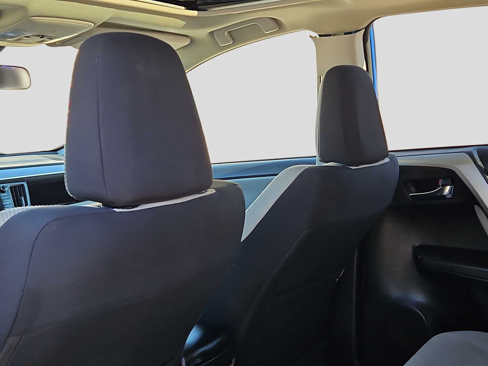 Thumbnail: 2016 Toyota RAV4 - 16