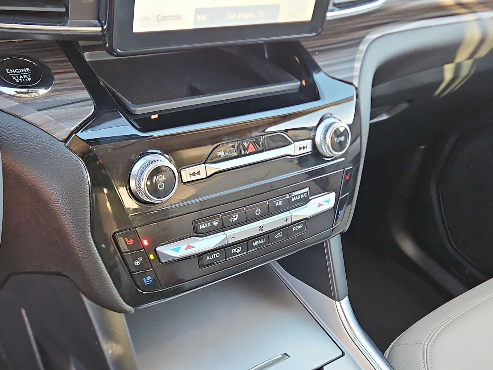 Thumbnail: 2024 Ford Explorer - 24