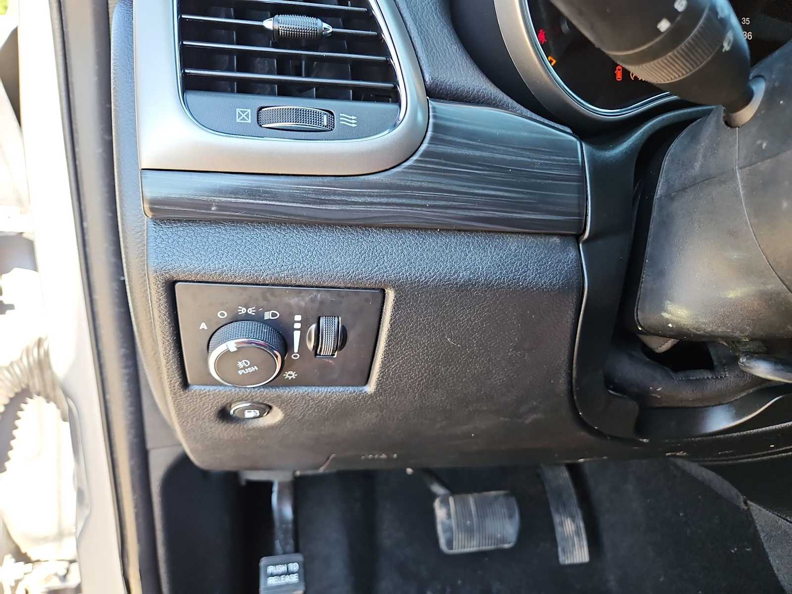Thumbnail: 2020 Jeep Grand Cherokee - 27