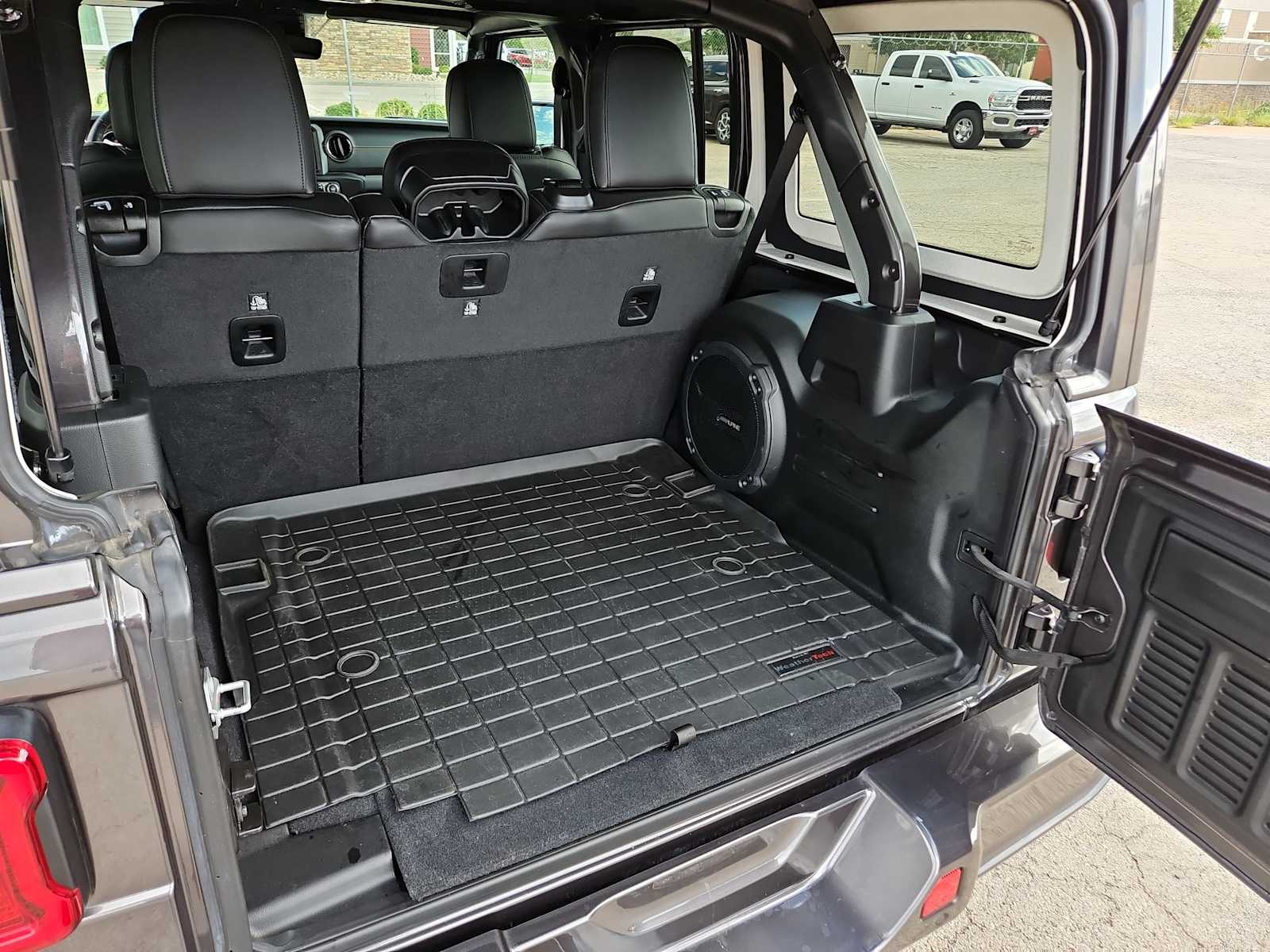Thumbnail: 2021 Jeep Wrangler - 27
