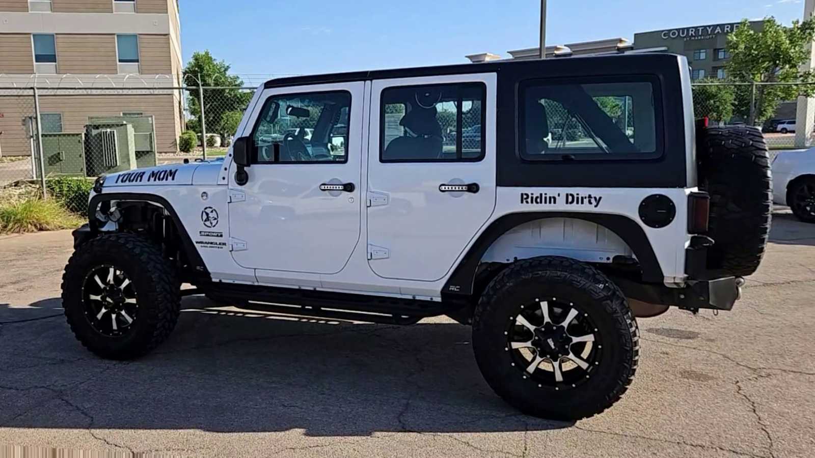 Thumbnail: 2017 Jeep Wrangler - 5
