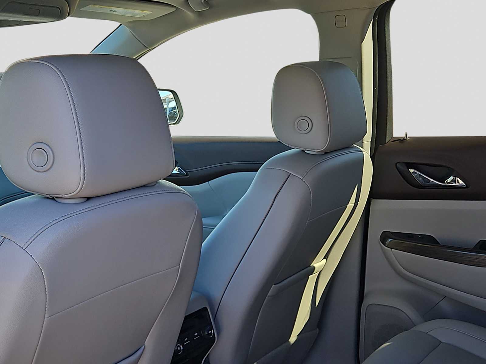 Thumbnail: 2023 GMC Acadia - 14