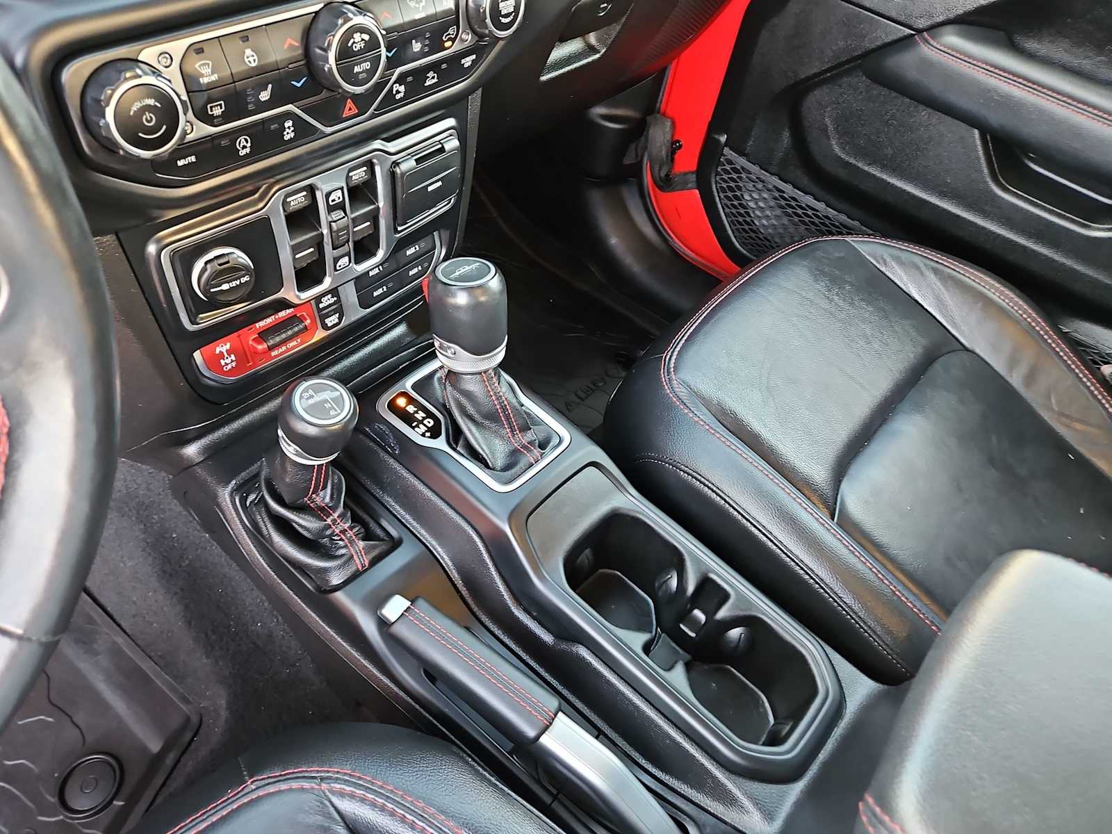 Thumbnail: 2020 Jeep Gladiator - 25