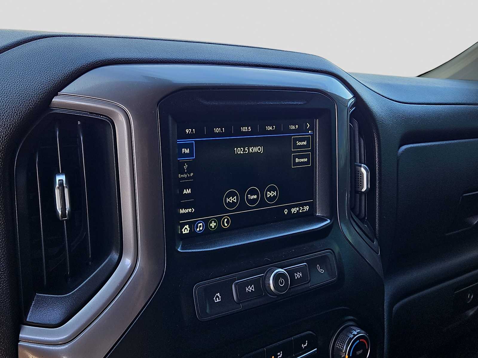 Thumbnail: 2019 Chevrolet Silverado 1500 - 24