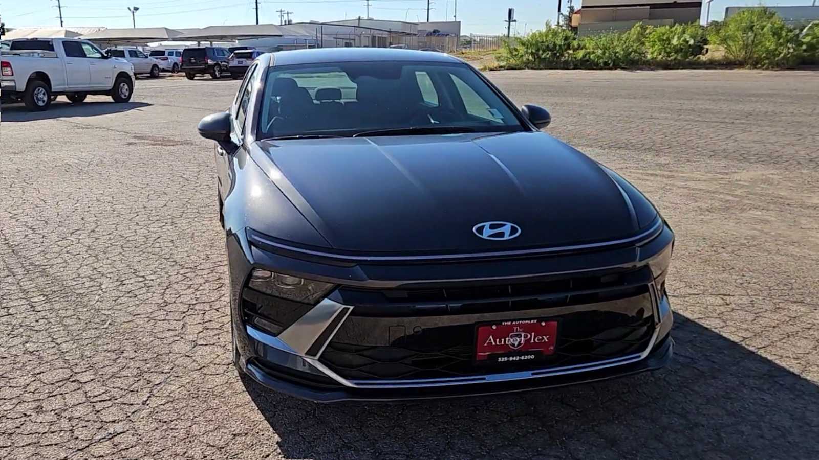 2025 Hyundai Sonata SEL photo 2