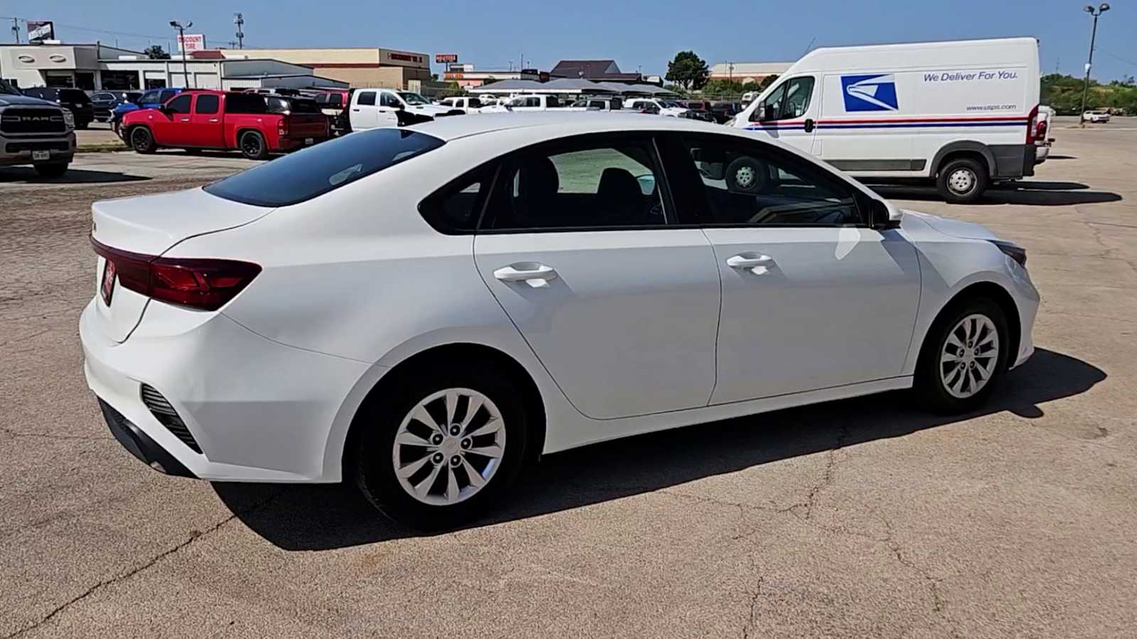 Thumbnail: 2024 Kia Forte - 8