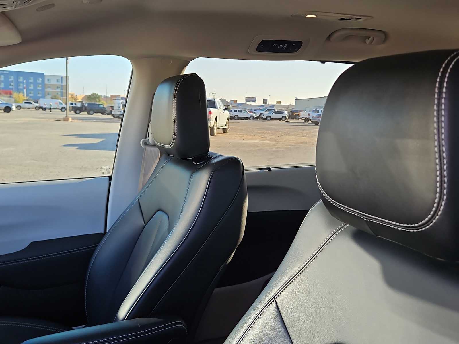 Thumbnail: 2024 Chrysler Pacifica - 18