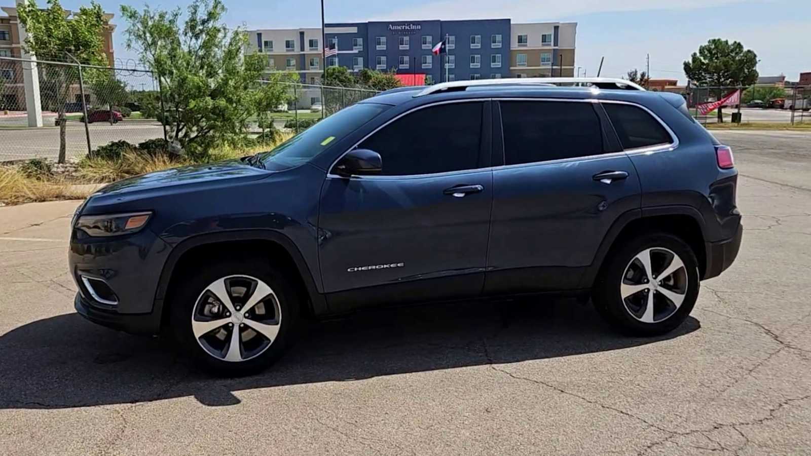 2020 Jeep Cherokee Limited photo 4