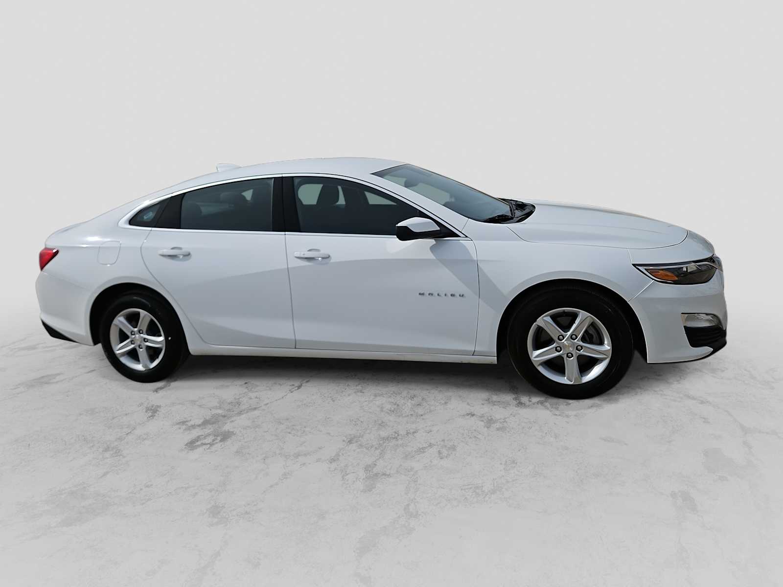 Thumbnail: 2024 Chevrolet Malibu - 9