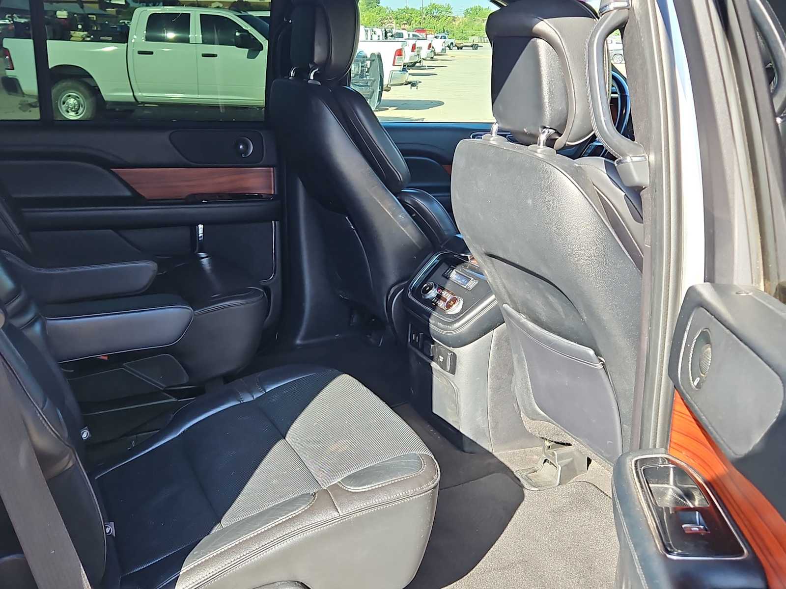 Thumbnail: 2018 Lincoln Navigator - 20