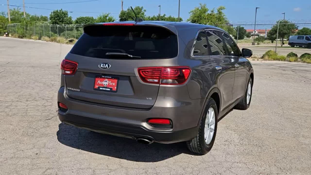 Thumbnail: 2019 Kia Sorento - 7