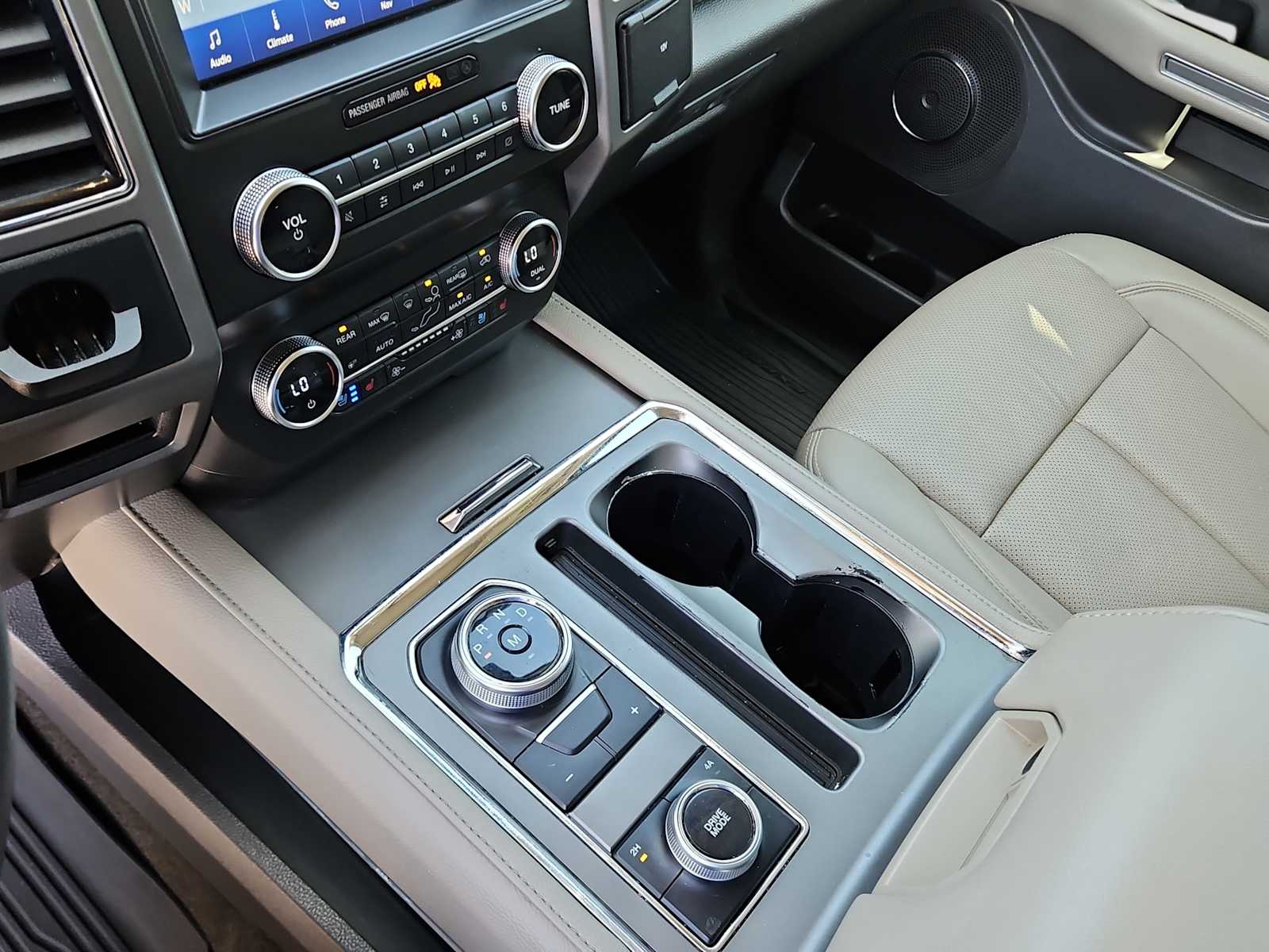 Thumbnail: 2020 Ford Expedition - 20