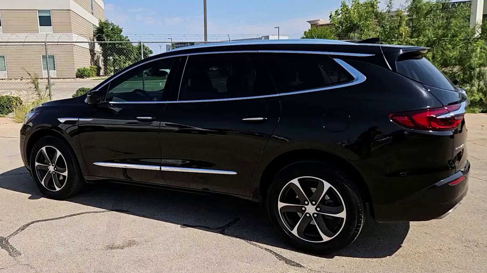 Thumbnail: 2021 Buick Enclave - 5