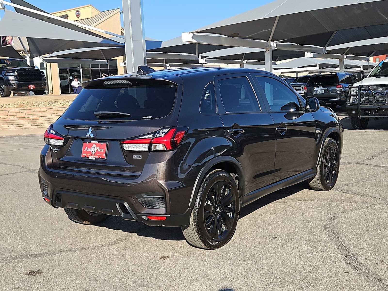 Thumbnail: 2024 Mitsubishi Outlander Sport - 8