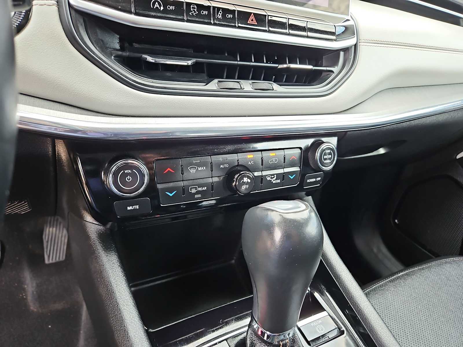 Thumbnail: 2022 Jeep Compass - 28