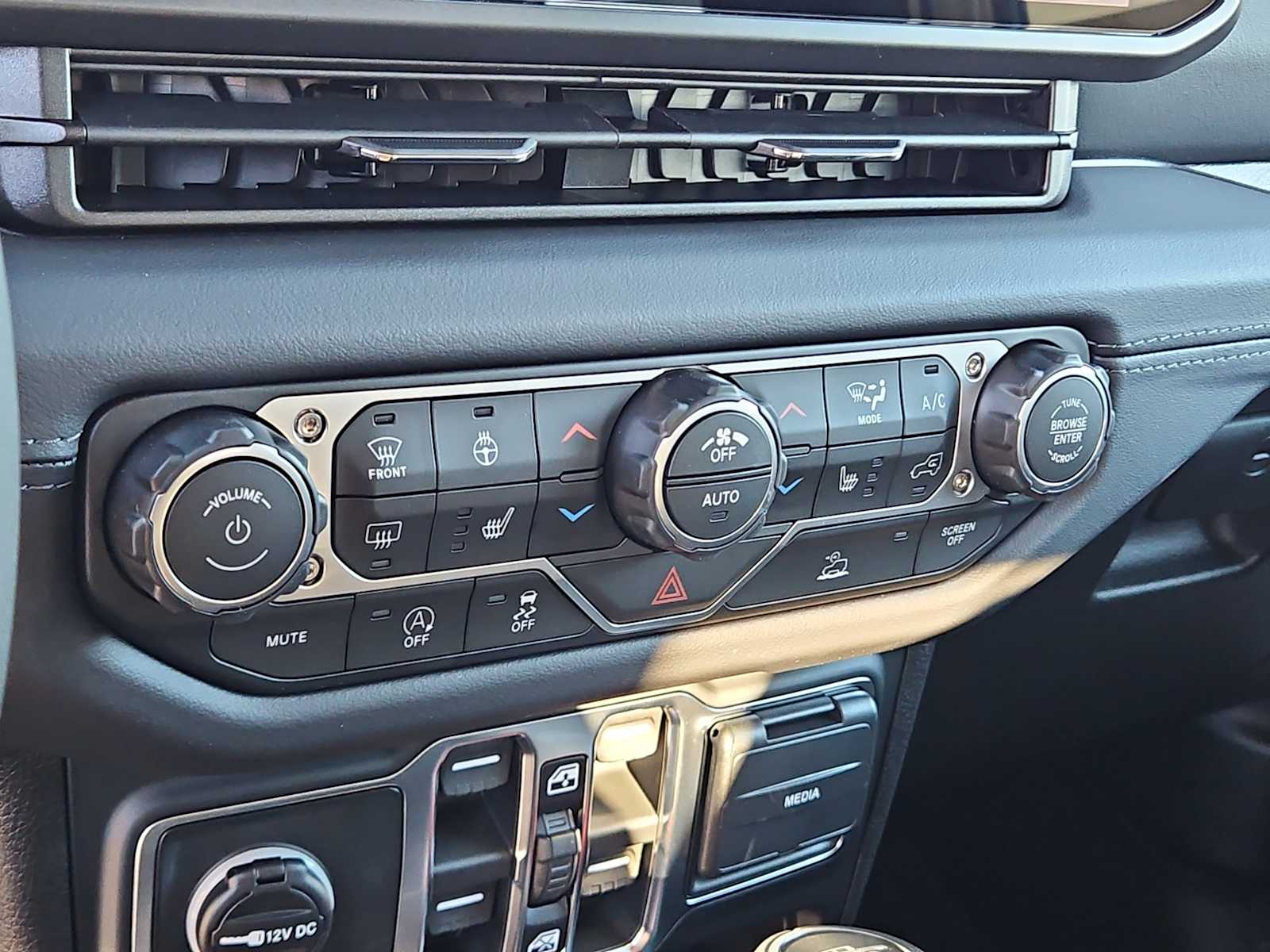 Thumbnail: 2026 Jeep Gladiator - 24
