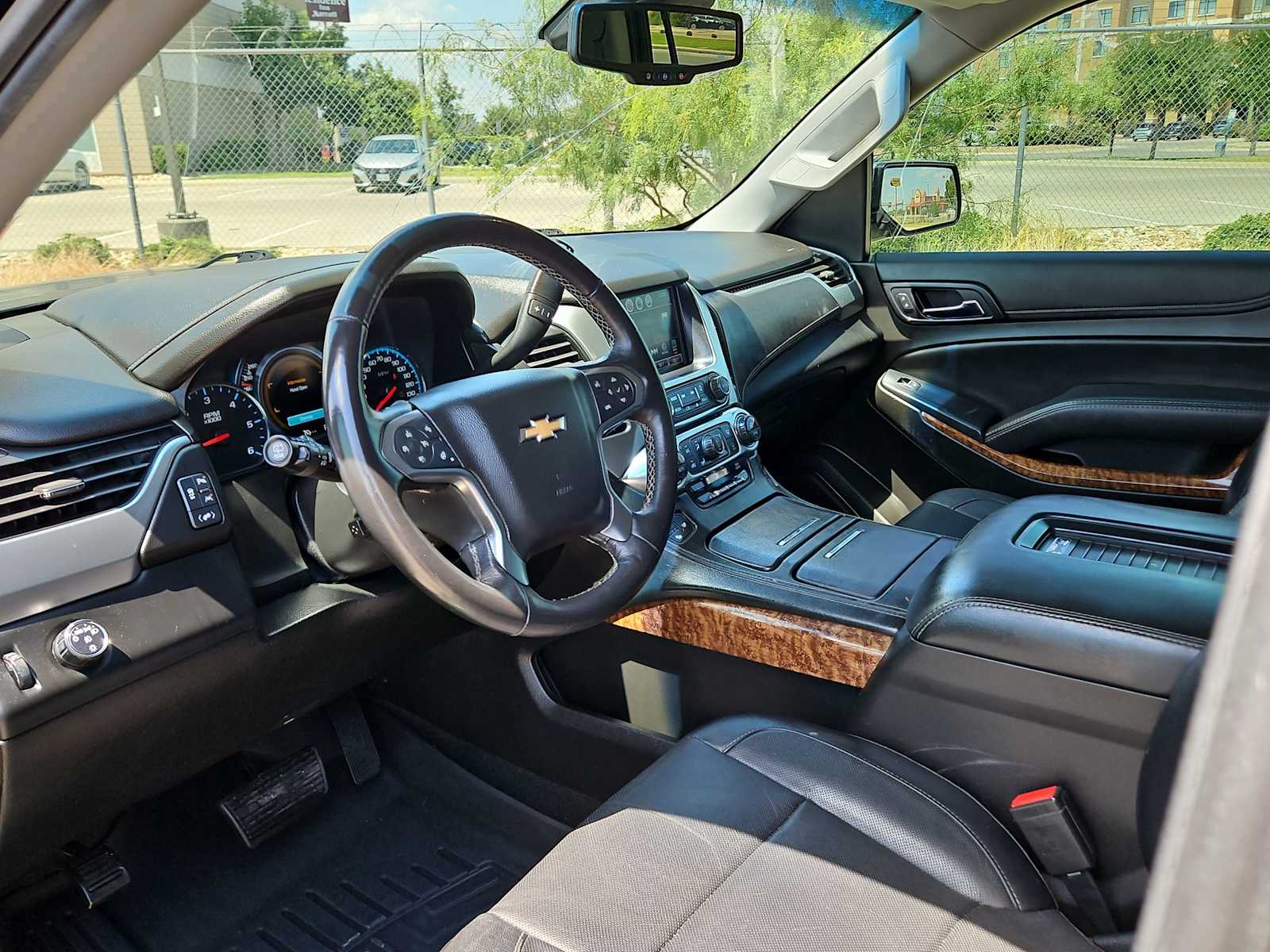 Thumbnail: 2017 Chevrolet Tahoe - 10